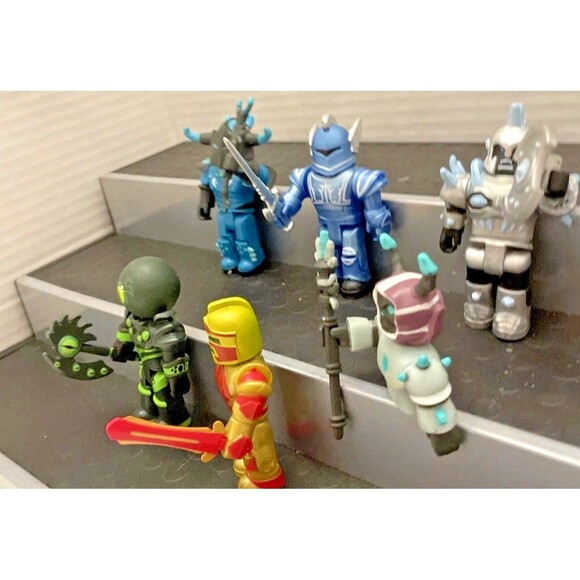 R0BL0X Toys Action Mini Figures Lot of 6 - Champions Of Roblox - 2 Incomplete - Picture 4 of 10